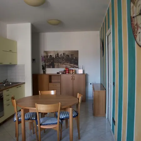 Sweet Apartment *